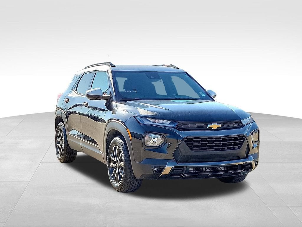 2023 Chevrolet Trailblazer ACTIV in Mosaic Black Metallic — front three-quarter view