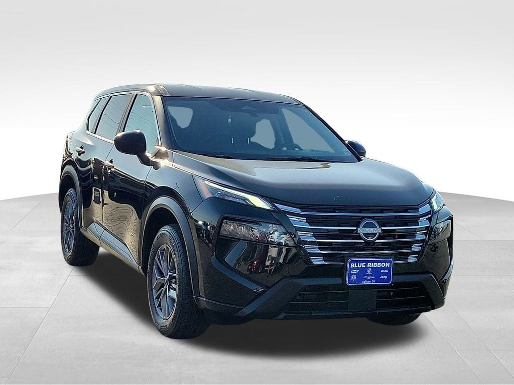2025 Nissan Rogue S in Super Black — front three-quarter view